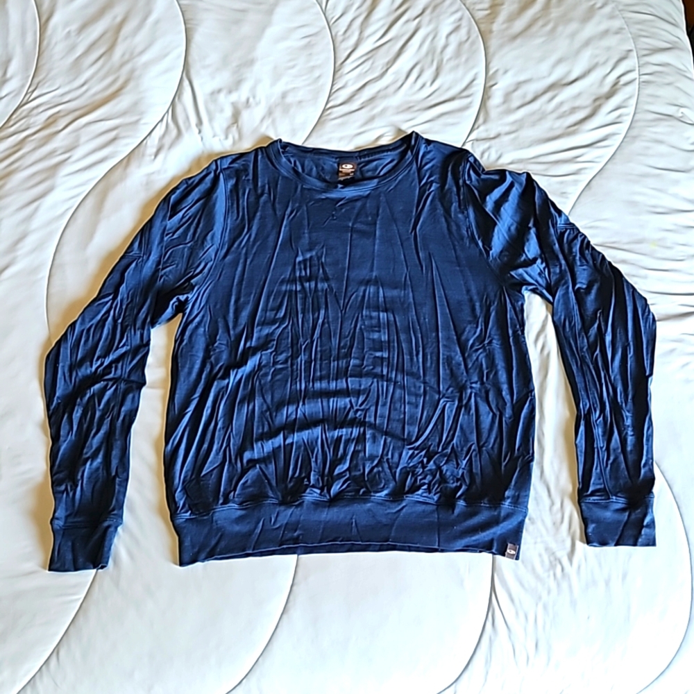 Long sleeve Icebreaker shirt